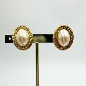 Faux Pearl Gold-tone Laurel Wresth Style Clip on Earrings